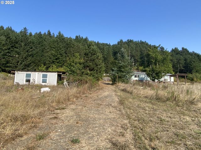 79128 TERRITORIAL Hwy, Lorane, OR 97451