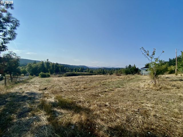 79128 TERRITORIAL Hwy, Lorane, OR 97451