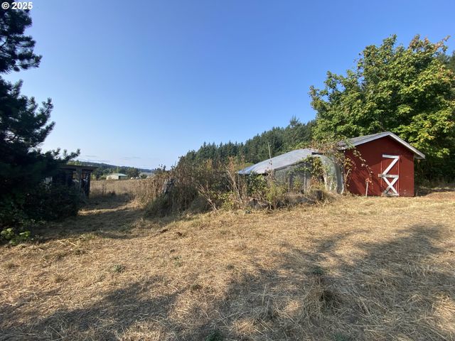 79128 TERRITORIAL Hwy, Lorane, OR 97451