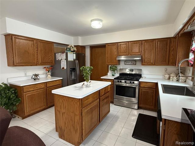 4846 Bayleaf Drive, Sterling Heights, MI 48314