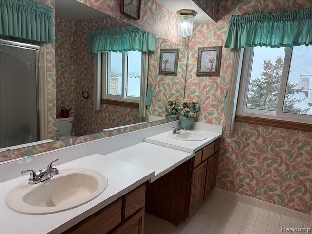 4846 Bayleaf Drive, Sterling Heights, MI 48314