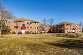 13 Cross St 6, Chelmsford, MA 01863