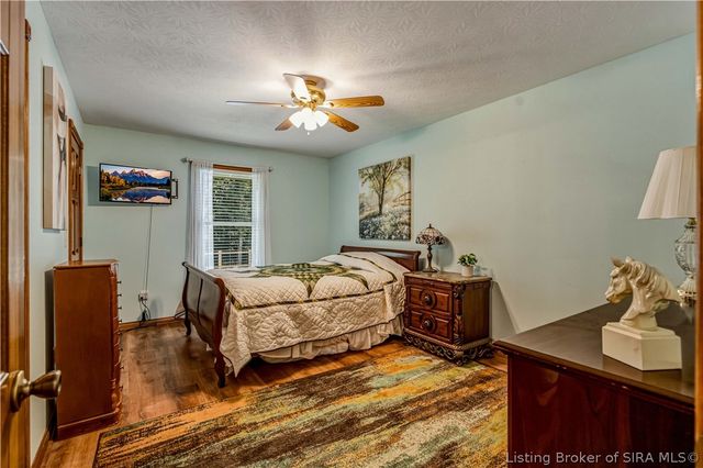 5250 Cedarway Drive NE, Corydon, IN 47112