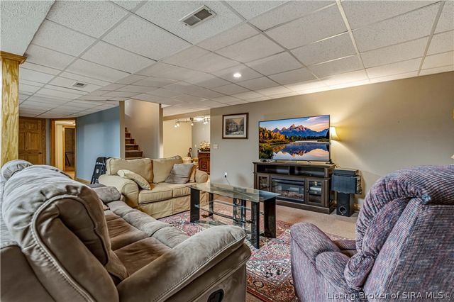 5250 Cedarway Drive NE, Corydon, IN 47112