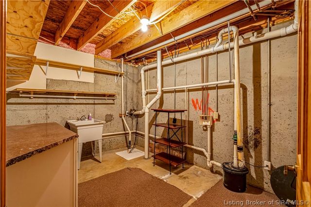 5250 Cedarway Drive NE, Corydon, IN 47112