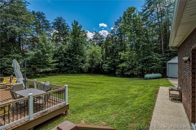 5250 Cedarway Drive NE, Corydon, IN 47112