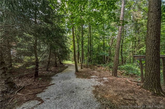 5250 Cedarway Drive NE, Corydon, IN 47112