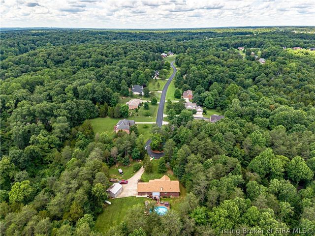 5250 Cedarway Drive NE, Corydon, IN 47112