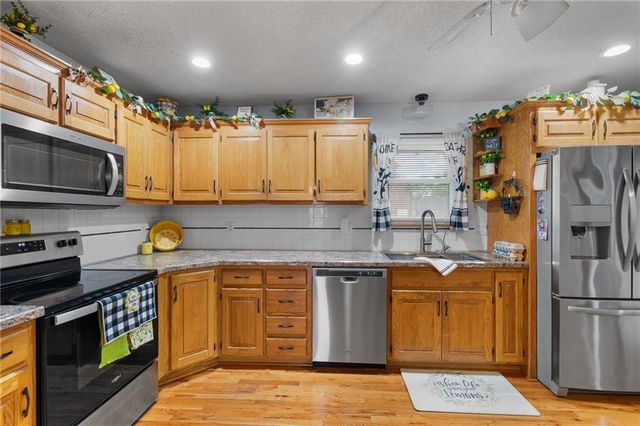 15707 E 3rd Terrace Court S, Independence, MO 64050