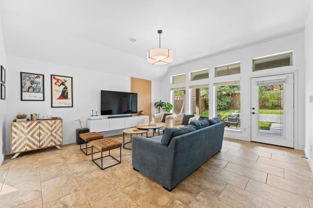 194 Kinnerly Peak Place, Montgomery, TX 77316