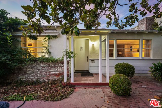 10941 Peach Grove Street, Toluca Lake, CA 91601