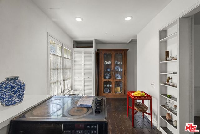 10941 Peach Grove Street, Toluca Lake, CA 91601