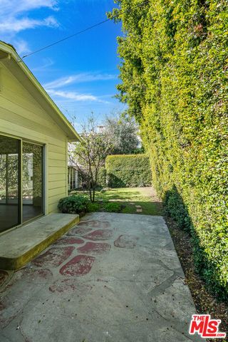10941 Peach Grove Street, Toluca Lake, CA 91601