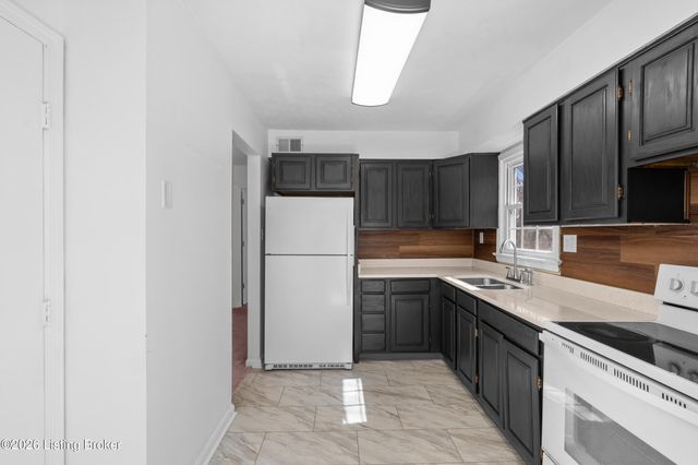 6510 Daverman Ct, Louisville, KY 40228