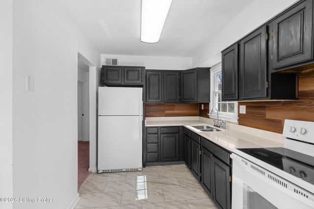 6510 Daverman Ct, Louisville, KY 40228