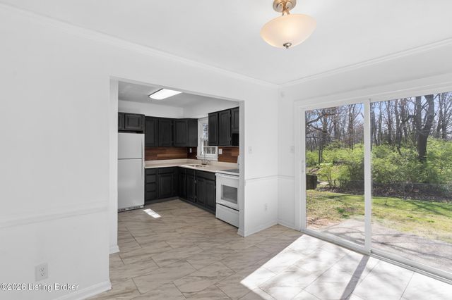 6510 Daverman Ct, Louisville, KY 40228