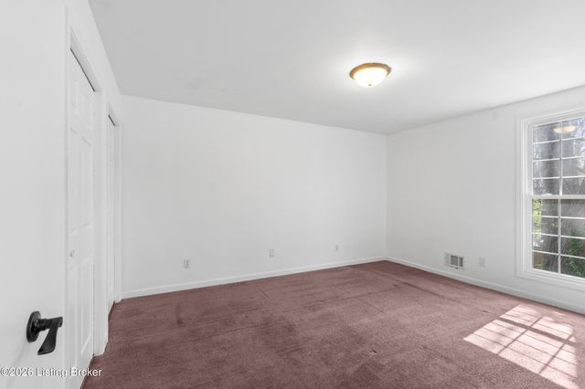 6510 Daverman Ct, Louisville, KY 40228