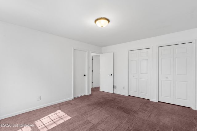 6510 Daverman Ct, Louisville, KY 40228