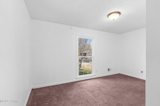 6510 Daverman Ct, Louisville, KY 40228