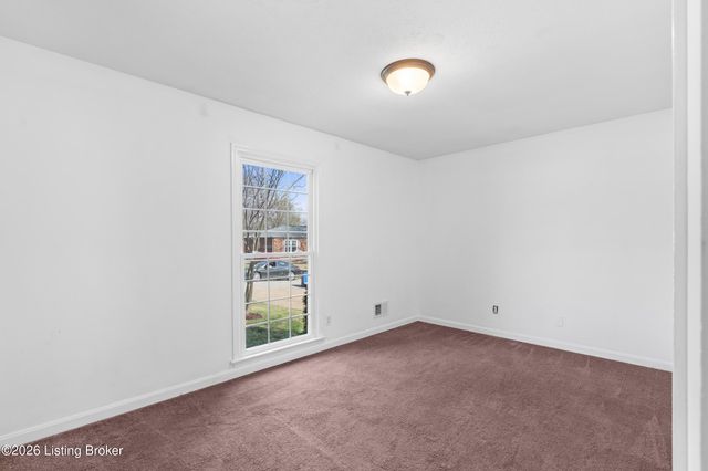 6510 Daverman Ct, Louisville, KY 40228