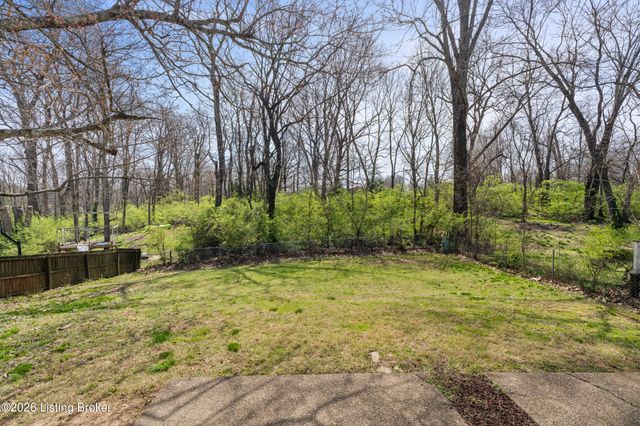 6510 Daverman Ct, Louisville, KY 40228