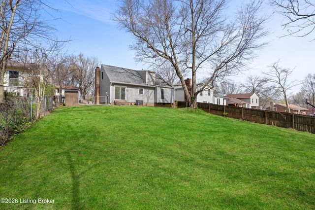 6510 Daverman Ct, Louisville, KY 40228