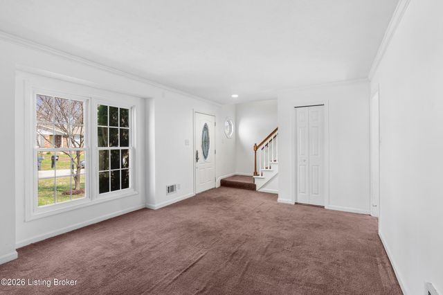 6510 Daverman Ct, Louisville, KY 40228