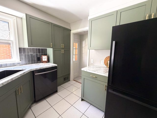 4270 Hunsberger Avenue NE, Grand Rapids, MI 49525
