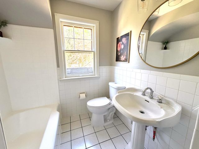 4270 Hunsberger Avenue NE, Grand Rapids, MI 49525
