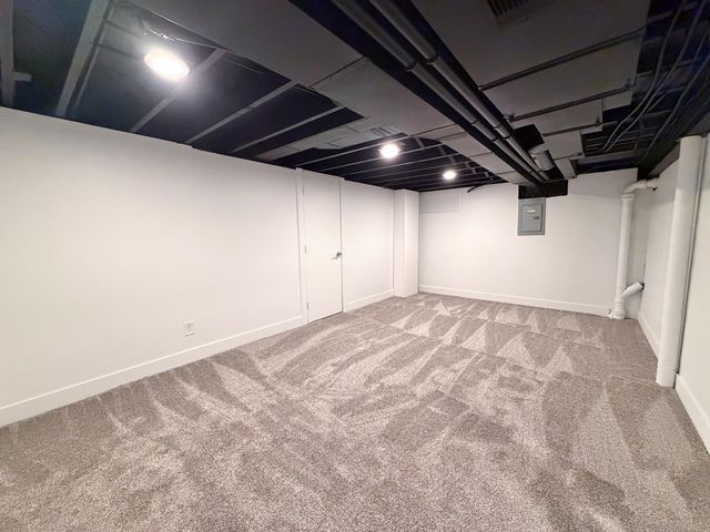 4270 Hunsberger Avenue NE, Grand Rapids, MI 49525