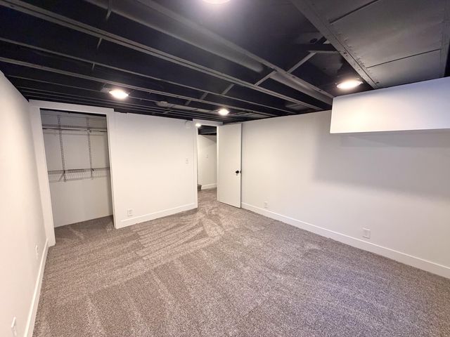 4270 Hunsberger Avenue NE, Grand Rapids, MI 49525