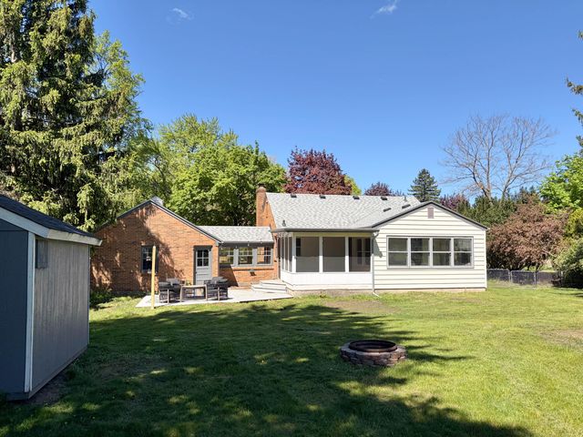 4270 Hunsberger Avenue NE, Grand Rapids, MI 49525