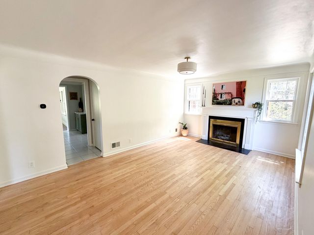 4270 Hunsberger Avenue NE, Grand Rapids, MI 49525