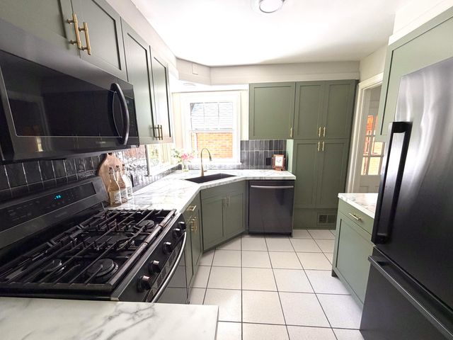4270 Hunsberger Avenue NE, Grand Rapids, MI 49525