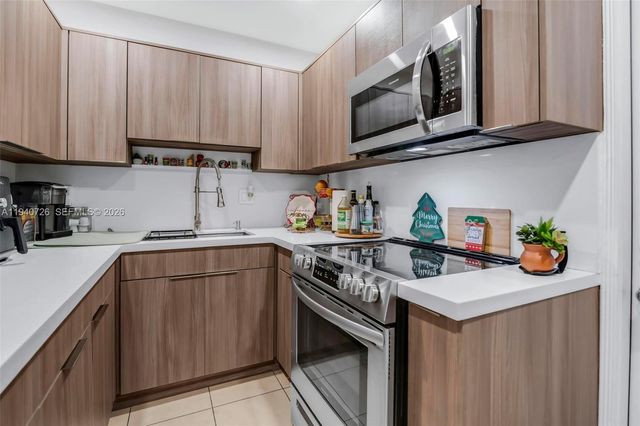 4441 SW 33rd Dr, West Park, FL 33023