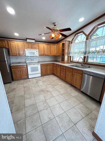 548 CONESTOGA DR, Coatesville, PA 19320