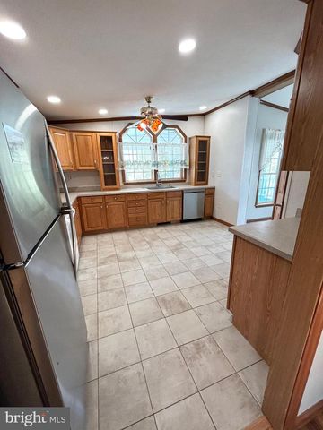 548 CONESTOGA DR, Coatesville, PA 19320