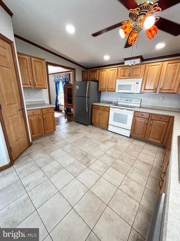 548 CONESTOGA DR, Coatesville, PA 19320