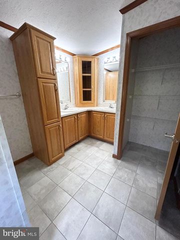 548 CONESTOGA DR, Coatesville, PA 19320