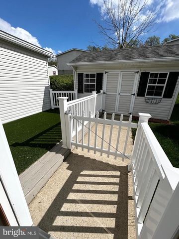 548 CONESTOGA DR, Coatesville, PA 19320