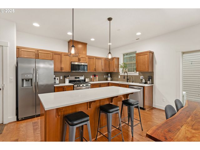 28717 Sw FINLAND Ave, Wilsonville, OR 97070