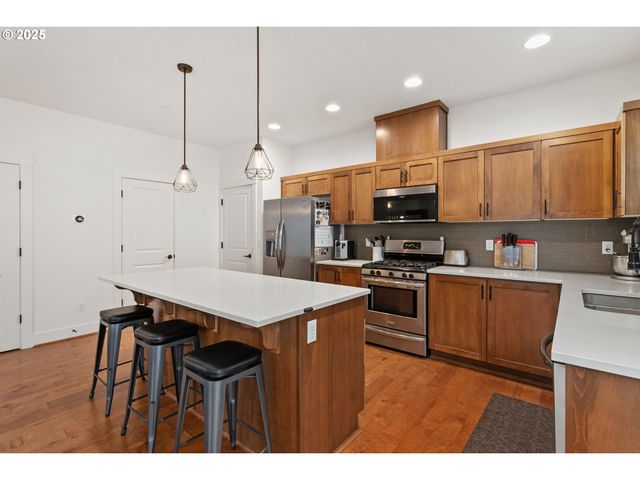 28717 Sw FINLAND Ave, Wilsonville, OR 97070