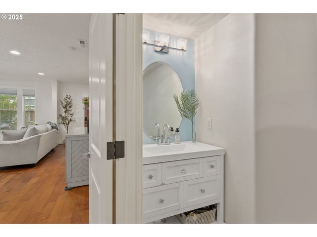 28717 Sw FINLAND Ave, Wilsonville, OR 97070