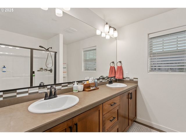 28717 Sw FINLAND Ave, Wilsonville, OR 97070