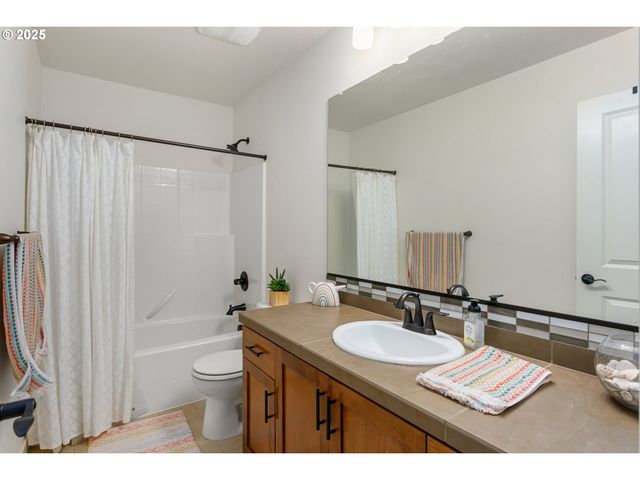 28717 Sw FINLAND Ave, Wilsonville, OR 97070