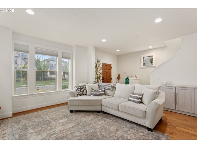 28717 Sw FINLAND Ave, Wilsonville, OR 97070