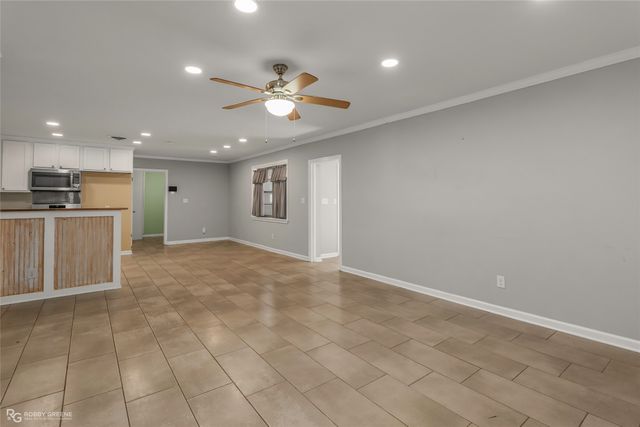 9346 Shartel Drive, Shreveport, LA 71118