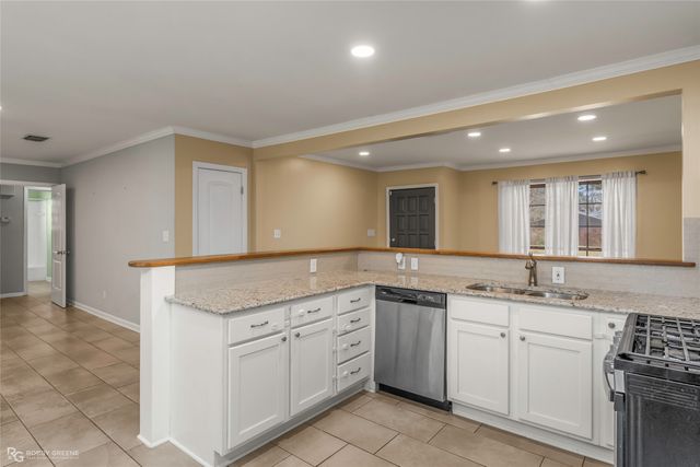 9346 Shartel Drive, Shreveport, LA 71118