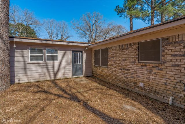 9346 Shartel Drive, Shreveport, LA 71118