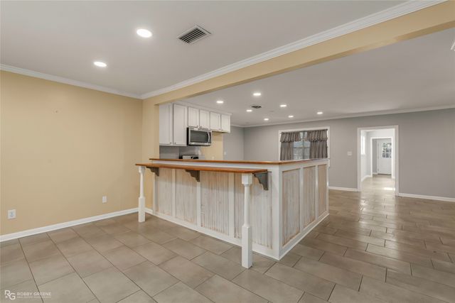 9346 Shartel Drive, Shreveport, LA 71118